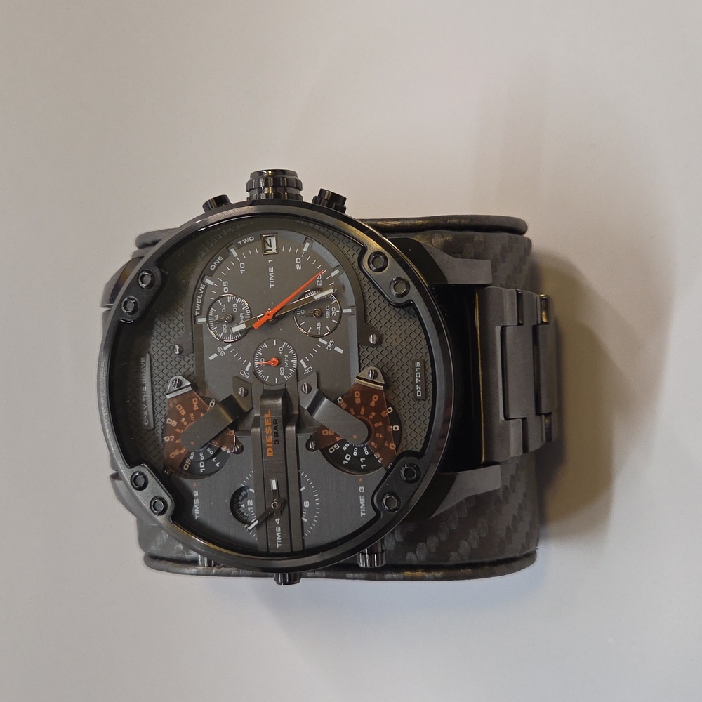 Diesel 57mm DZ7315 Mr. Daddy 2.0 Watch - Picture 2 of 5